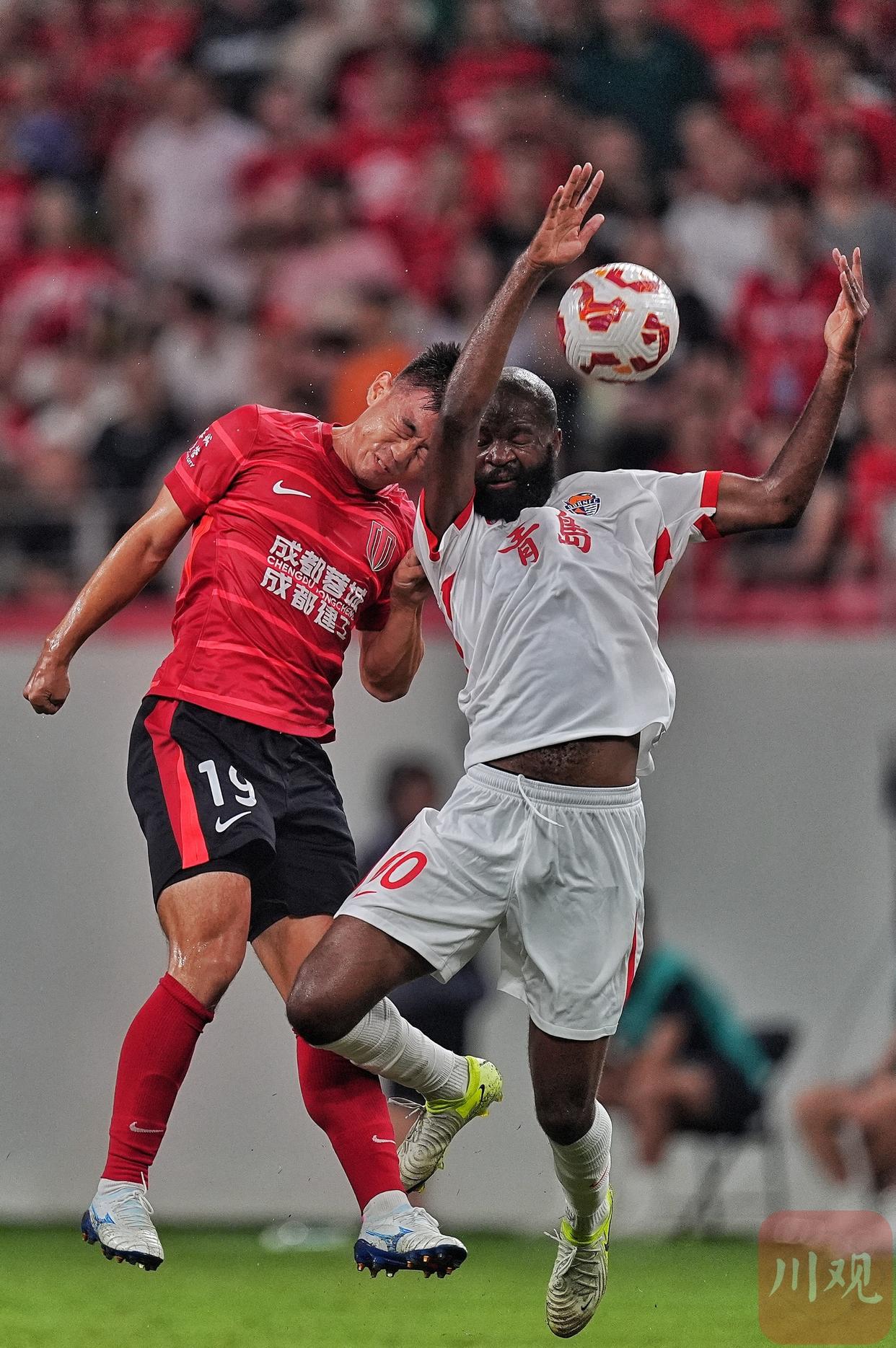 成都蓉城刷新队史纪录备战欧联国际比赛日芝加哥公牛备战NBA总决赛，尼斯加时末段队长鼓劲看傻球迷的简单介绍