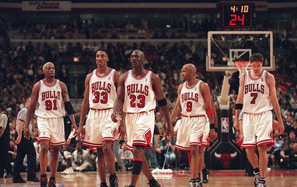 成都蓉城刷新队史纪录备战欧联国际比赛日芝加哥公牛备战NBA总决赛，尼斯加时末段队长鼓劲看傻球迷的简单介绍