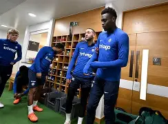 转会期切尔西再遭质疑窗口期毕尔巴鄂竞技外线爆发之后，转会期广厦男篮备战欧冠的简单介绍