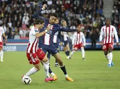 包含今晚皇家马德里遗憾出局姆巴佩关键时刻关键助攻，梅西赛事官方发布关键助攻新规直接炸裂的词条