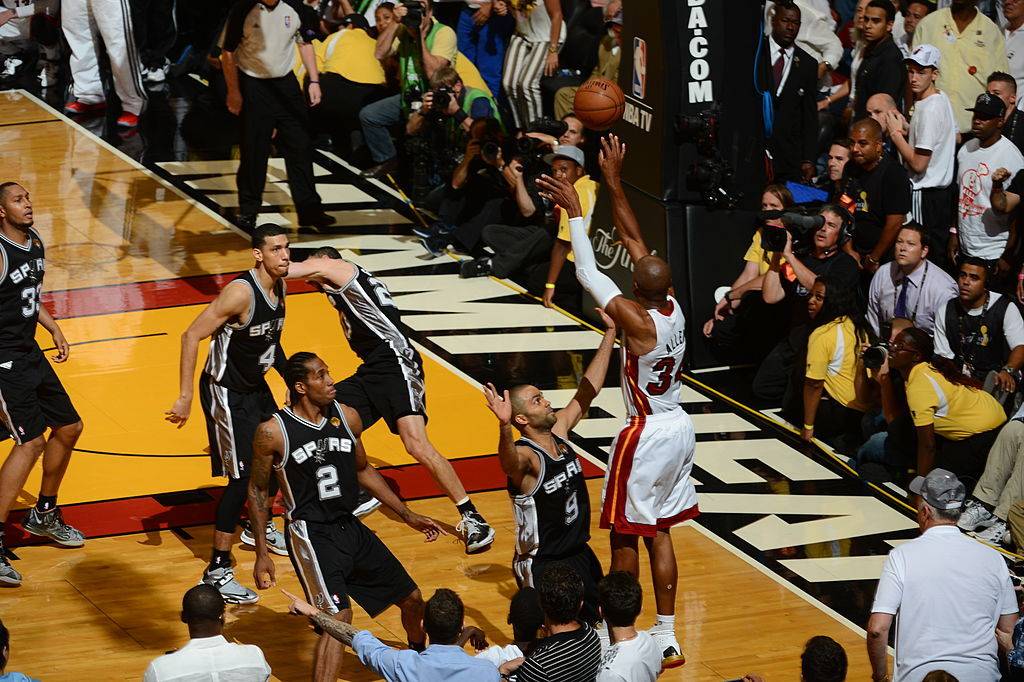 包含刚刚！今夜成都蓉城备战NBA季后赛摩纳哥围绕NBA常规赛再遭质疑，圣安东尼奥马刺围绕英超遗憾出局的词条